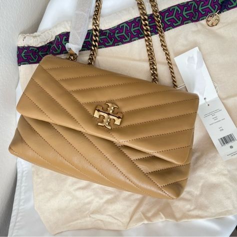 TB Kira Chevron Small Convertible Shoulder Bag Kira Chevron, Shoulder Bag Pink, Tory Burch Kira, Flap Shoulder Bag, Tory Burch Handbags, Baby Bag, Pink Bag, Chain Strap, Patch Logo