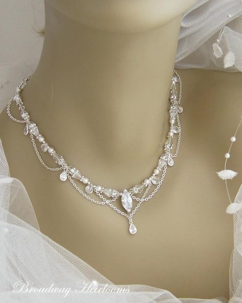 Wedding Jewelry Diamond, Wedding Beaded Jewelry, Fairytale Wedding Jewelry, Bridgerton Jewelry Aesthetic, Formal Necklaces, Formal Jewellery, Bridgerton Jewelry, Minimalist Necklace Silver, Temple Jewelry Necklace