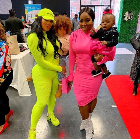 Neon Sneakers, Emily B, Aka Sorority, Neon Outfits, Neon Fashion, Dope Fashion, Family Fashion, Trendy Clothing, Neon Lights