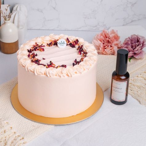 Introducing our special Mother's Day Bundle, featuring a delicious Lychee Rose Cake and a fragrant Lynk Artisan Rose + Sandalwood Room Spray. This bundle is the perfect gift to show your love and appreciation to your mom, grandma, or any special mother figure in your life. 😍 This fragrance is very stylish and sophisticated, with gentle floral notes of fresh-cut roses and woody sandalwood. The rose promotes balance and harmony, while Sandalwood calms and soothes the mind. 🌹 Rose Lychee Cake, Lychee Rose Cake, Lychee Cake, Baking Chart, Fresh Cut Roses, Balance And Harmony, Rose Cake, Fresh Cut, Floral Notes