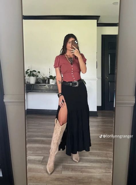 Flare Jeans Outfit Western, Skirt Western Outfit, Fall Outfits Western, Cold Fall Outfits, Black Flare Jeans Outfit, Outfit Western, Flare Jeans Outfit, Black Flare Jeans, Cowgirl Style Outfits