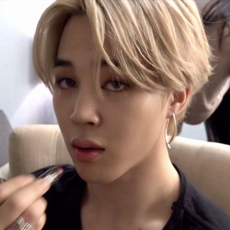 Blonde Jimin, Jimin Pics, Park Jimin Bts, Bts Pictures, Mochi, Bts Jimin, Kim Namjoon, Park Jimin, Bangtan Boys