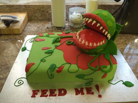 Little shop of horrors cake Audrey 2 Horror Cake, Audrey 2, Audrey Ii, Themed Food, Movie Birthday, Kids Treat, Little Shop Of Horrors, Special Occasion Cakes, Candy Christmas Decorations