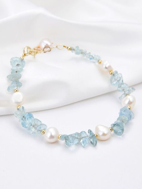 Precious Stones Bracelets, Semi Precious Stone Necklace, Jewelry Accessories Handmade, Crystal Bead Bracelet Ideas, Blue Bracelet Beads, Diy Crystal Bracelet, Crystal Bracelets Diy, Light Blue Bracelet, Crystal Beaded Bracelets