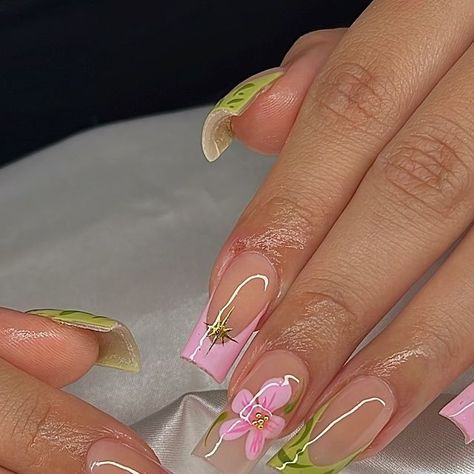 Nail Inspo September 2024, Summer Bow Nails, Nails Acrylic Bow Design, Nail Inspo Bow Charm, Cottagecore Nails, Acrylic Nails Bow Charm, August Nails, Pretty Gel Nails, Classy Nails