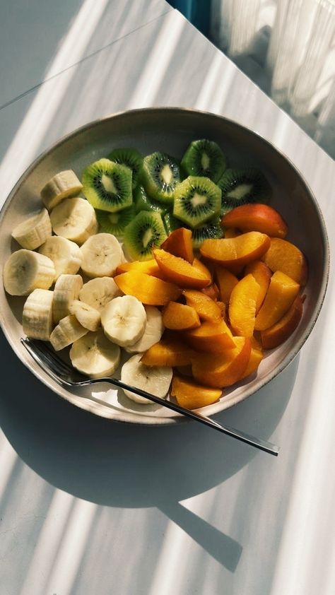 #notmine #food #2024glowup Healthy Lunch Snacks, Healthy Food Inspiration, Healthy Food Dishes, Healthy Food Motivation, Food O, Clean Food, Halloween Snacks, Healthy Meal Plans, Healthy Snacks Recipes