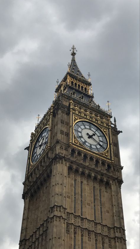 #europe #london #england #travel #bigben #clock #cloudy #gloomy #architecture #aesthetic Vintage London Aesthetic, Victoria Aesthetic, London England Travel, London Clock, England Aesthetic, Aesthetic London, Life In London, London Vibes, Architecture Aesthetic