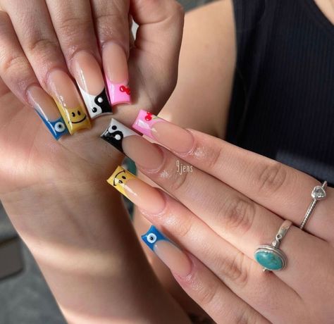 Pink French Tip Nails With Smiley Face, Yin Yang French Tip Nails, Smiley Face French Tip Nails, X Eyes Smiley Face Nails, Freestyle French Tip Nails, French Tip Freestyle Nails, Rings Baddie, Gel Tips Nails Ideas, Baddie French Tip Nails