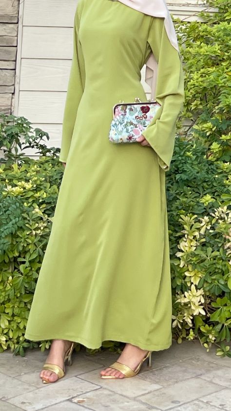 Green Dress Hijab, Dress For Hijab, Green Hijab, Hijabi Dresses, Hijab Colors, Gold Bridesmaid Dresses, Fashion Hijab, Hijab Dress, Green Fashion