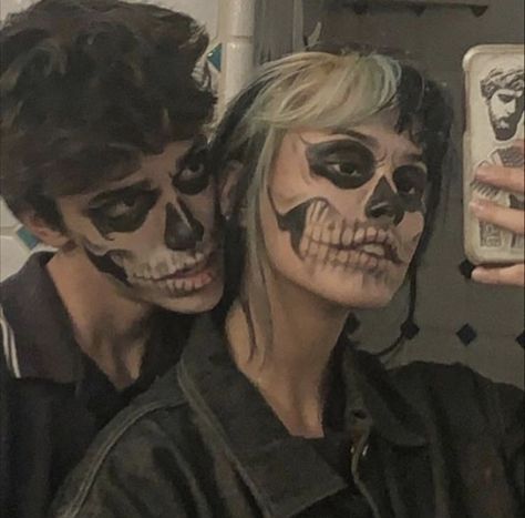 Horror Halloween Costumes, Creepy Costumes, Human Icon, Skeleton Makeup, Cute Couple Halloween Costumes, Halloween Makeup Inspiration, Swag Makeup, Aesthetic Grunge Outfit, Skull Makeup