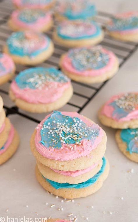 Soft Lofthouse Cookies Pink And Blue Cookies, Lofthouse Cookie Recipe, Lofthouse Cookies, Cookie Display, Blue Frosting, Cooking Stuff, Blue Desserts, Blue Cookies, Sugar Cookie Bars