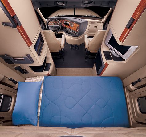 Cascadia Interior - Freightliner Trucks Semi Trucks Interior, Truck Organization, Truck Living, Freightliner Trucks, Freightliner Cascadia, Train Truck, Custom Big Rigs, Freight Truck, Rv Interior