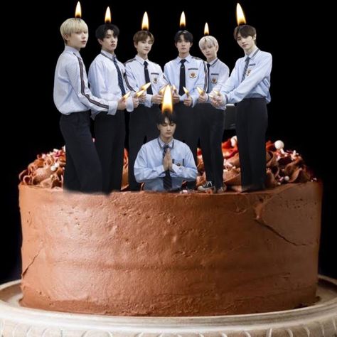 Enhypen Birthday, Cake Meme, Kpop Birthday, What Is Kpop, Funny Yugioh Cards, Bts Birthdays, Happy Birthday Meme, Birthday Meme, Healthy And Happy