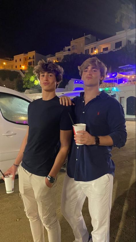 Guys Nice Outfits, Coastal Mens Style, European Guy Aesthetic, White Boy Summer Outfits, Spanish Guy Aesthetic, Guys Best Friends Aesthetic, Men’s Instagram, Two Boys Aesthetic Friends, Cute Italian Guys