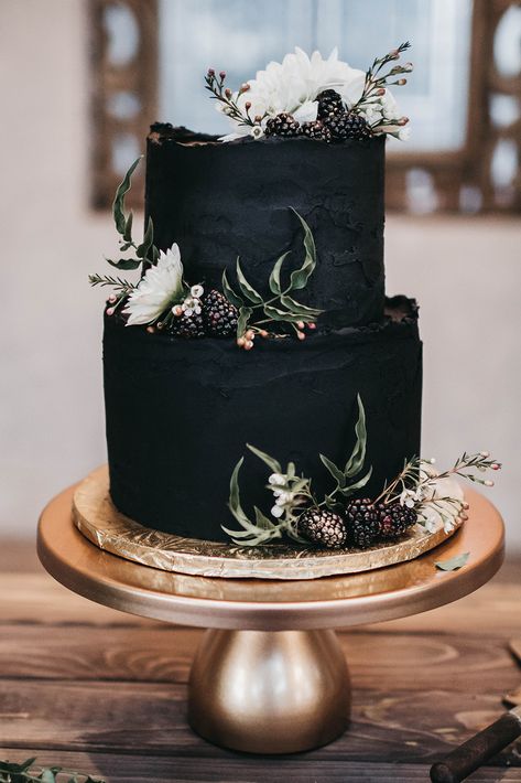 2 Tier Black Wedding Cake, Black 2 Tier Cake, Moody Wedding Cake, Black Wedding Cake, A Black Wedding, Textured Buttercream, Vintage Pasta, Cake Pretty, Winter Wedding Color Palette