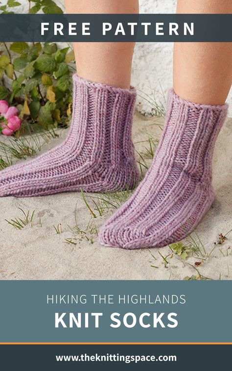 Chunky Knit Socks, Socks Free Knitting Pattern, Knitting Space, Winter Knitting Patterns, Fall Knitting Patterns, House Socks, Easy Knitting Projects, Fall Knitting, Hiking Socks