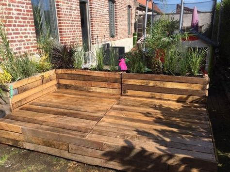 Yoga Platform Outdoor, Pallet Terrace, Terrace Extension, Pallet Deck Diy, Yoga Platform, Platform Outdoor, Repurpose Pallets, Pallet Lounge, Outdoor Pallet