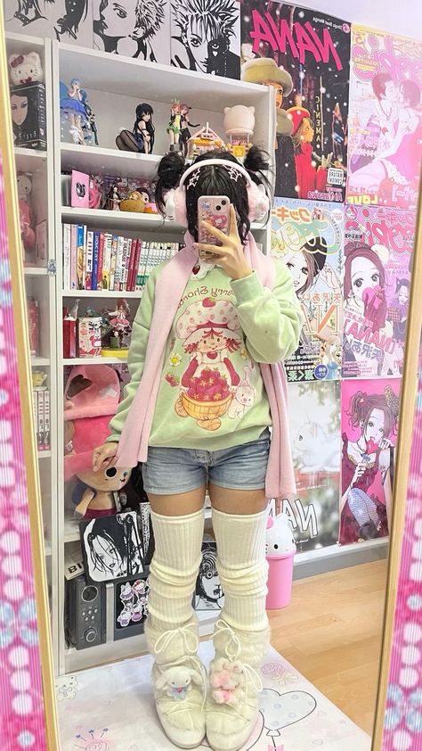 Kawaii Dress Outfit Ideas, Cute Gyaru Outfit, Hello Kitty Outfit Ideas, Kawaii Core Outfit, Jojifuku Outfit, Kawaiicore Outfit, Harajuku Fashion Kawaii, Kawaii Outfit Ideas, Carpet Outfits