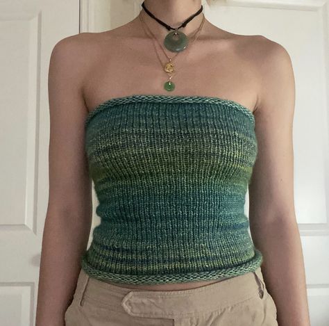 Knitting Tube Top, Tube Top Knitting Pattern, Knit Tube Top Outfit, Knitting Inspo For Beginners, Knit Top Tutorial, Crochet Tube Top Tutorial, Knit Tube Top Pattern, Crochet Tube Tops, Tube Top Crochet