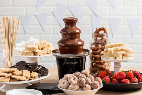 Chocolate Fountain Wedding, Chocolate Fountain Bar, Chocolate Charcuterie, Chocolate Fountain Recipes, Dessert Table Graduation, Fondue Dinner, Chocolate Fondue Fountain, Fondue Fountain, Resident Events