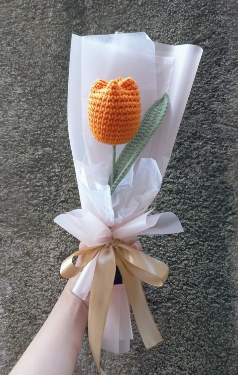 Crochet Single Flower Bouquet, Single Flower Bouquet, Crochet Tulip, Flower Boquet, Diy Bouquet Wrap, Crochet Classes, Crochet Bouquet, Crochet Plant, Bouquet Wrap