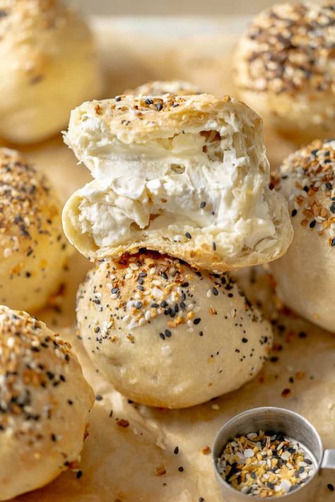 Everything Bagel Bites, Bagel Bites Recipe, Cheese Bites Recipe, Easy Breakfast Options, Bread Jam, Spicy Chicken Sandwiches, Cheese Bagels, Bagel Bites, Bagel Cream Cheese