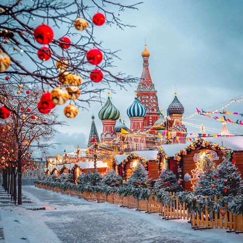 Russian New Year, Moscow Winter, Neymar Jr Wallpapers, Russian Architecture, Peter The Great, Russian Culture, New Year Photos, Russian Orthodox, End Of Days