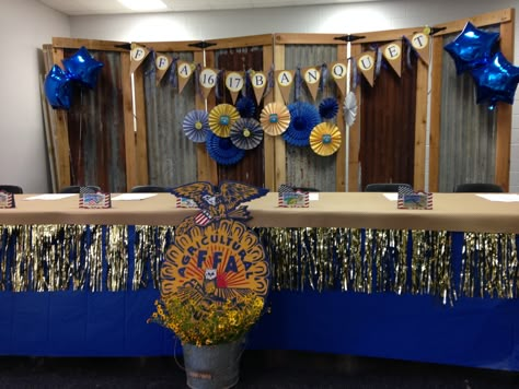 Ffa Party Decorations, Ffa Fair Decorations Stalls, Ffa Banquet Table Decorations, Ffa Dessert Ideas, Ffa Backdrop Ideas, Banquet Stage Decorations, Ffa Table Decorations, Ffa Senior Table Ideas, Ffa Centerpieces Banquet Ideas