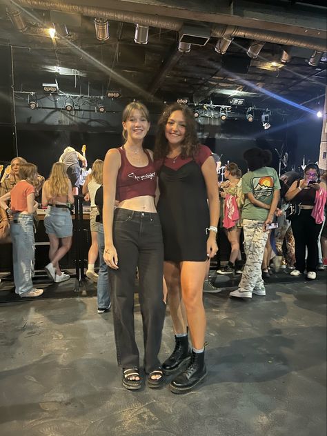 Local Concert Outfit, Lyn Lapid Concert Outfit, Lovejoy Concert Outfit, Mt Joy Concert Outfit, Ajr Concert Outfit, Indie Concert Outfits, Indie Concert Outfit Ideas, Indie Concert Outfit, Lovejoy Concert