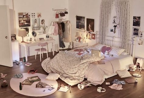 Feminine Room, Girly Room, Sofia Coppola, Aesthetic Rooms, Pretty Room, Dreamy Room, Dream Room Inspiration, Room Makeover Inspiration, Cozy Room