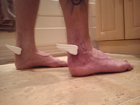 Found on google images, achilles Piercing is so gross, but this makes it work. Ranger Tattoo, Unusual Piercings, Piercing Studio, Piercing Tattoo, Body Mods, Make It Work, Piercing Jewelry, The Valley, Ballet Shoes