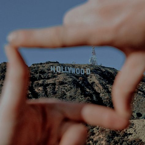 Hollywood Arts Victorious Aesthetic, Hollywood Arts Victorious School, Victorious Shifting, Victory Aesthetic, Nickelodeon Aesthetic, Victorious Aesthetic, Aesthetic Hollywood, Hollywood Arts, Dr Aesthetic