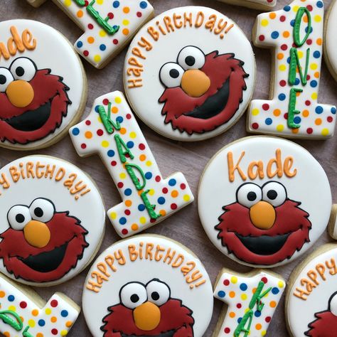 Elmo Birthday Cookies, Elmo Cookies 2nd Birthday, Elmo Cookies 1st Birthday, Sesame Street Cookies Decorated, Ball Theme Birthday, Elmo First Birthday, Barney Birthday, Elmo Cookies, First Birthday Cookies