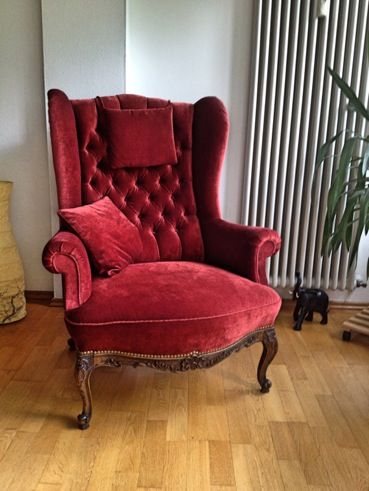 1892 - Red old chair Vintage Reading Chair, Old Armchair, Rustic Armchair, Drowsy Chaperone, Comfy Reading Chair, Red Armchair, Luxury Chairs, Old Chairs, Old Chair