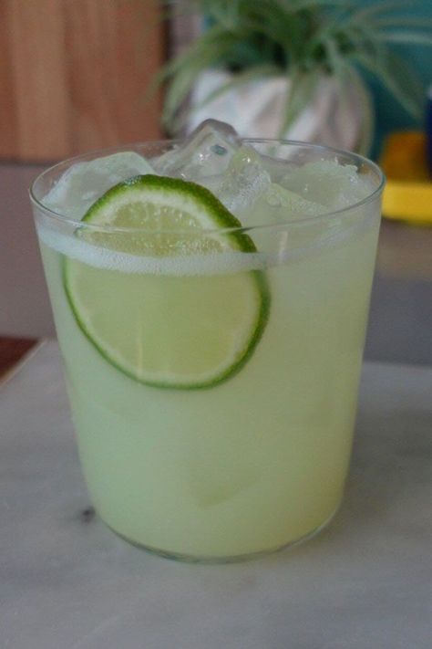 Looking for the best drinks and cocktails? Try making this whole lime margarita. Use tequila, orange liqueur, and limes to make this quick and easy margarita for a party or to serve with Mexican food. Margarita Mix Recipe, Lime Margarita Recipe, Booze Drink, Easy Margarita, Summer Drinks Alcohol, Lime Margarita, Margarita Mix, Smoothie Drink Recipes, Tea Cocktails