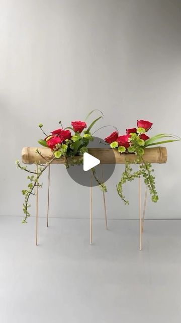 Stunning Floral Arrangements, Roses And Daisies, Table Flower Arrangements, Red Wedding Theme, Unique Floral Arrangements, Small Balcony Garden, Unique Flower Arrangements, Floral Art Design, Unique Flower