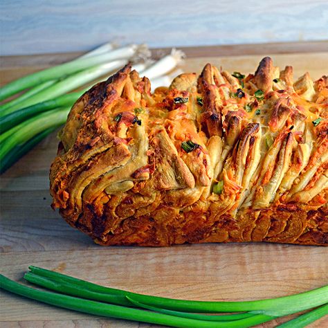 Chicken Pull Apart Bread, Crock Pot Bread, Shredded Buffalo Chicken, Bread Pull Apart Recipes, Buffalo Chicken Pizza, A Loaf Of Bread, Superbowl Snacks, Pull Apart Bread, Loaf Of Bread