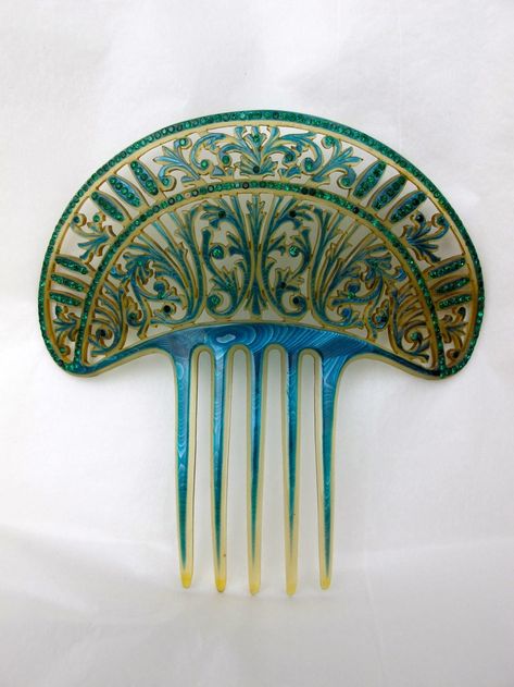 1900s Large Blue Green Celluloid Art Nouveau Hair Comb. Art Nouveau Hair, Antique Hair Combs, Vintage Comb, Bijoux Art Nouveau, Art Deco Hair, Vintage Hair Combs, Vintage Hair Accessories, Hair Adornments, Art Nouveau Jewelry