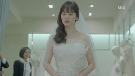 15 Stunningly Beautiful Wedding Dresses from K-dramas Song Hye Kyo Wedding, Couples Songs, Cutest Couple Ever, Hye Kyo, Song Hye Kyo, Star Wedding, Beautiful Wedding Dresses, Korean Actress, Korean Beauty