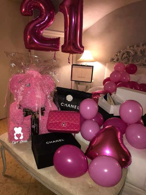 Surprise Birthday Decorations, 32 Birthday, Birthday Goals, Luxury Birthday, Clothing Haul, Birthday Planning, 17th Birthday, Birthday Surprise, Birthday Photoshoot