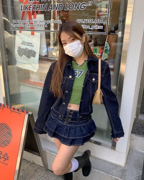 Y2k Ulzzang, Skirt Outfits Korean, Alternative Y2k, Ulzzang Outfit, Korean Jeans, Jean Skirt Outfits, Fall Girl, Y2k Summer Outfits, Jean Jacket Outfits