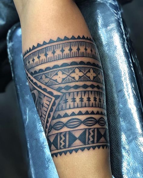 Fijian inspired tattoo Fijian Masi Tattoo, Fijian Masi Patterns, Fiji Tattoo Women, Fiji Tattoo Design, Fijian Tattoo Design, Fijian Tattoo Women, Fijian Design, Pig Farming Ideas, Melanesian Tattoo