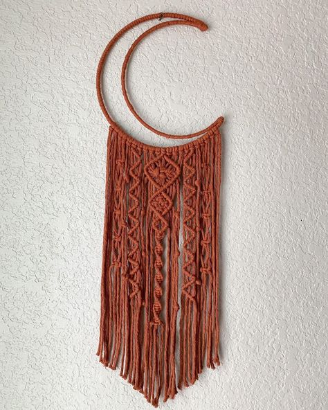 🌿Kerry 🌿 on Instagram: “This rust moon is a beauty 💛🌕 so happy with how it came out!! #macrame #macramewallhanging #macramemakers #macramelove #macramemovement…” Macrame Moon Wall Hangings, Macrame Nursery Decor, Macrame Nursery, Art Macramé, Moon Wall Hanging, Wall Hanging Nursery, Ramadan Crafts, Wall Hanging Macrame, Free Soul