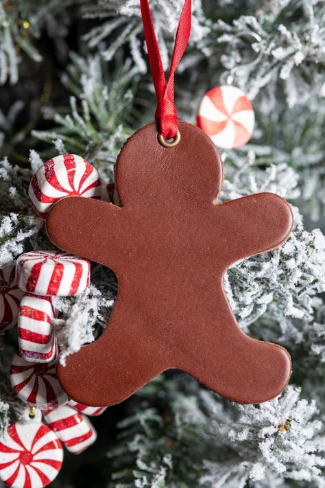 Diy Leather Ornaments, Leather Christmas Ornaments, Christmas Silhouettes, Leather Christmas Gifts, Leather Ornaments, Leather Christmas, Leather Working Patterns, The Gingerbread Man, Ornament Craft