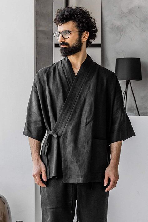 Men Kimono, Raya 2023, Moda Kimono, Urban People, Black Japanese, Modern Kimono, Linen Kimono, Kimono Outfit, Male Kimono