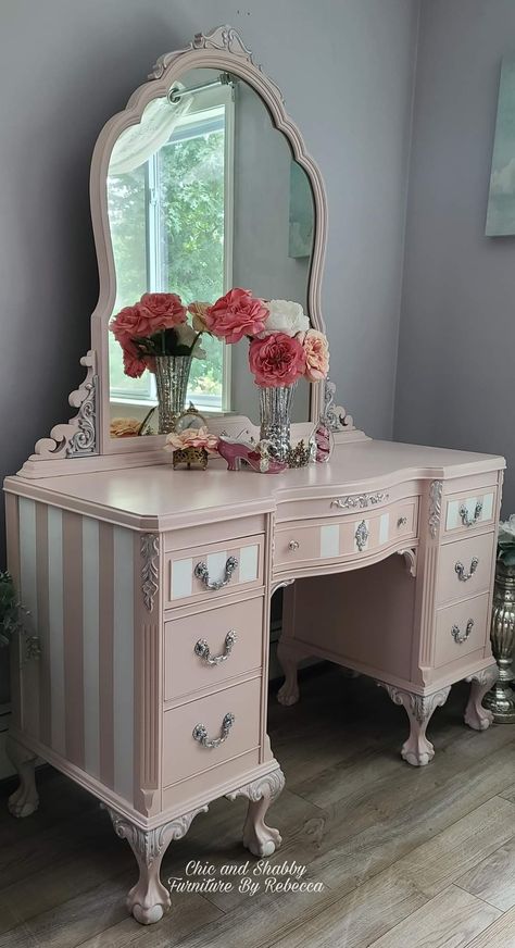 Painted Vanities, Barbie Vanity, Vanity Inspiration, Shabby Chic Vanity, Furniture Remodeling, Pink Furniture, Table Vanity, Cute Furniture, Furniture Flip