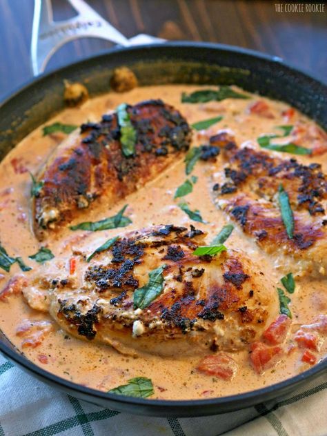 Skillet Basil Cream Chicken - Crispy and creamy... this dish will own you after the first bite! Lime Chicken Recipes, Coconut Lime Chicken, Cream Chicken, Chicken Main Dishes, Lime Chicken, Skillet Meals, Coconut Lime, One Pan, Chicken Breast Recipes