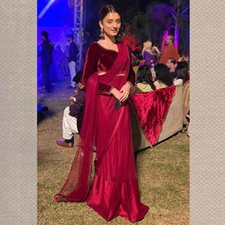 Neha Rajput stuns in a monochrome marsala red saree! Bringing back the 1900s old school glam this wedding season. ✨���🔥✨ @mohsin.naveed.ranjha @neharajpootofficial #mohsinnaveedranjha #mnr #mnrdesignstudio #neharajpoot #saree #desiwedding #lahoriwedding #heritagewear Neha Rajput, Neha Rajpoot, Sari Designs, Pakistani Saree, Draping Saree, Mahira Khan Dresses, Black Bridal Dresses, Mohsin Naveed Ranjha, Saree Red