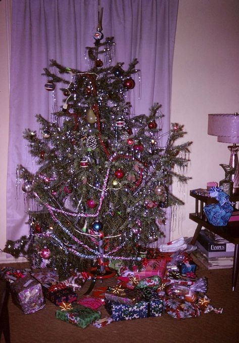 Christmas 1971 - back when no one cared about perfection in decorating the Christmas tree, or expensive ornaments, but simply spread holiday joy on it’s modest branches with a few gifts under the tree.... Altus Oklahoma, Mansion Christmas, Gifts Under The Tree, Fashion Christmas Tree, Decorating The Christmas Tree, Vintage Christmas Photos, Retro Christmas Decorations, Christmas Dreaming, Real Christmas Tree