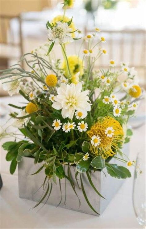 20+ Green and Yellow Wedding Ideas to Blow Your Mind Away #wedding #color #weddingdecor #brides Yellow Wedding Centerpieces, Yellow Flower Arrangements, Yellow Centerpieces, Yellow And White Flowers, Deco Champetre, Yellow Wedding Flowers, Fresh Flowers Arrangements, Flower Centerpieces Wedding, Beautiful Flower Arrangements